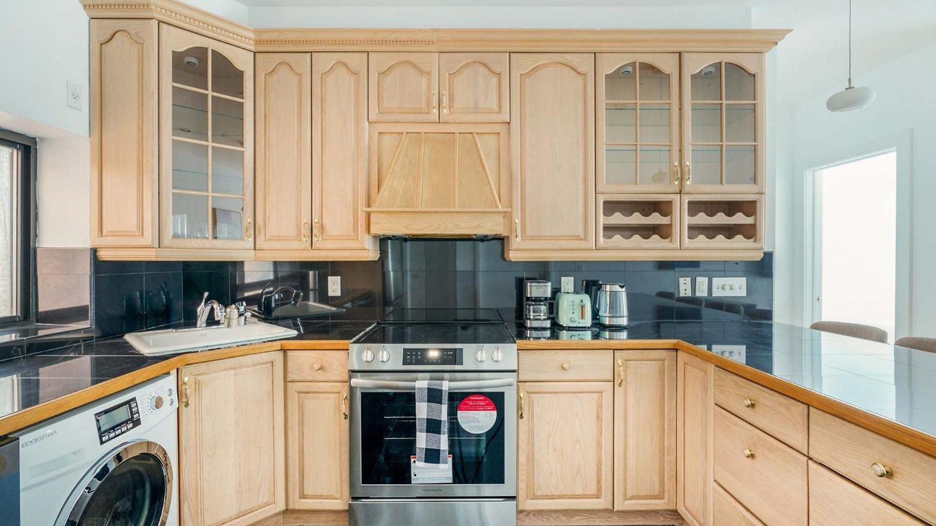 26a-2 Spacious Brand New Fully Furnished 2-bedroom In Prime Murray Hill Move-in Ready *