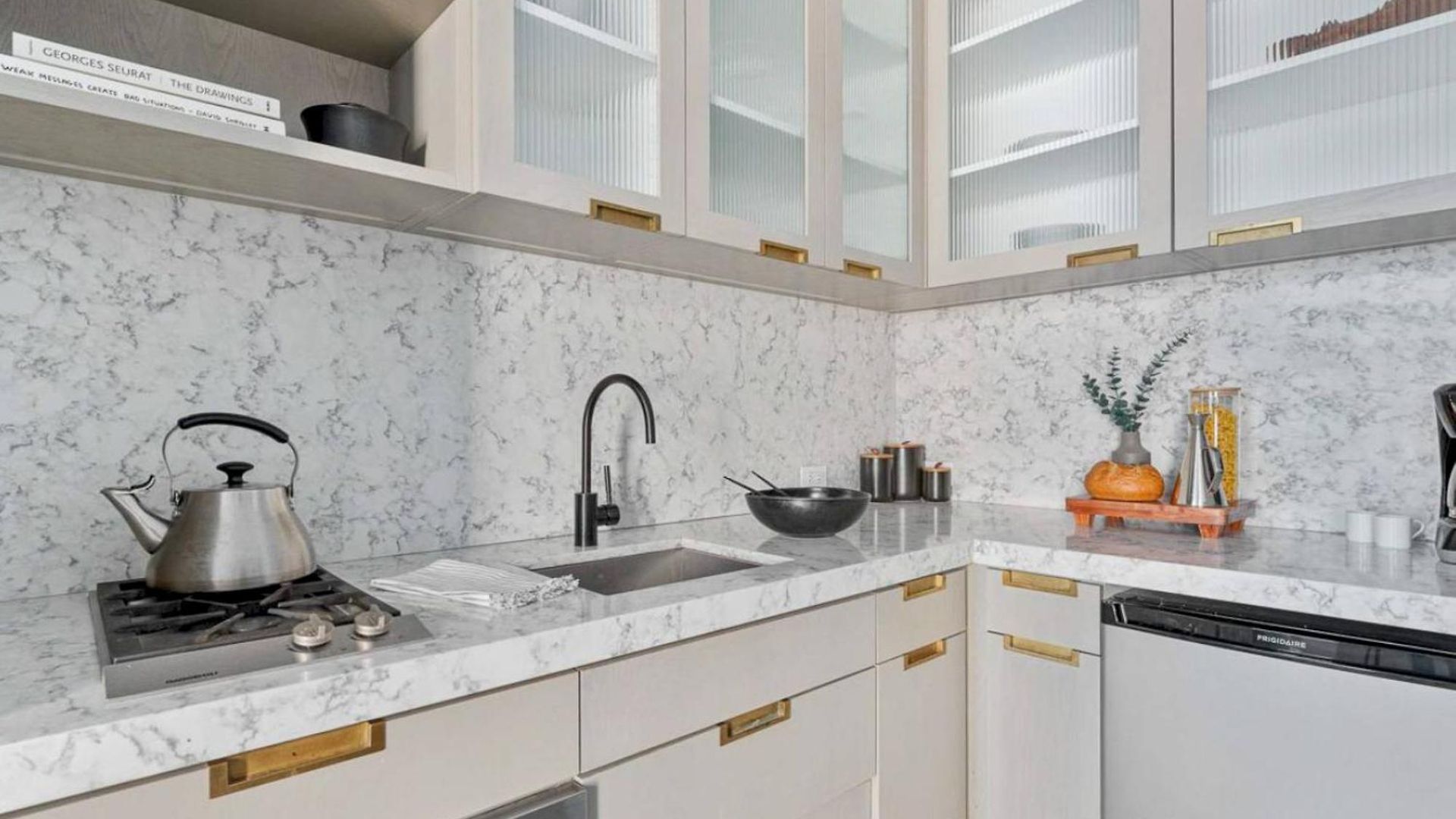 Alluring And Spacious 1 Bed 1 Bath Apartment New York