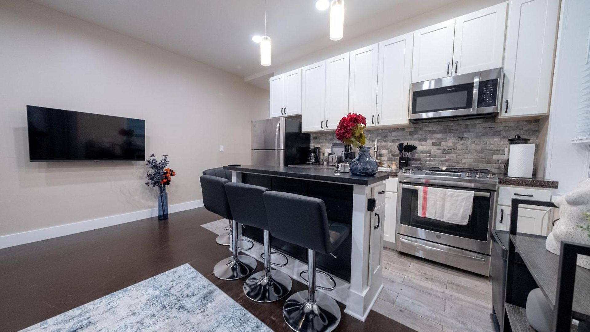Apartment Brand New 3br 2ba Next To Park, Elevator *