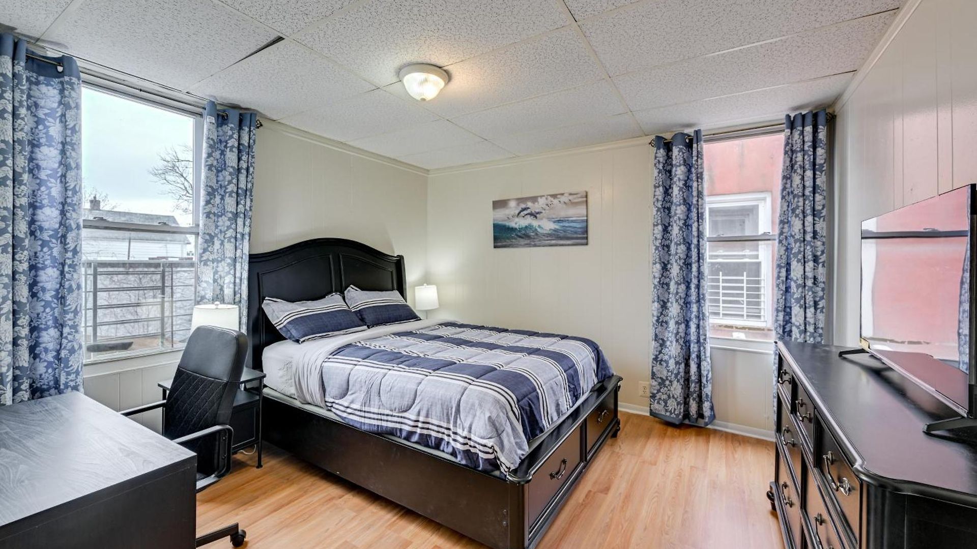 Apartment Easy Train Access! Quiet Commuter *