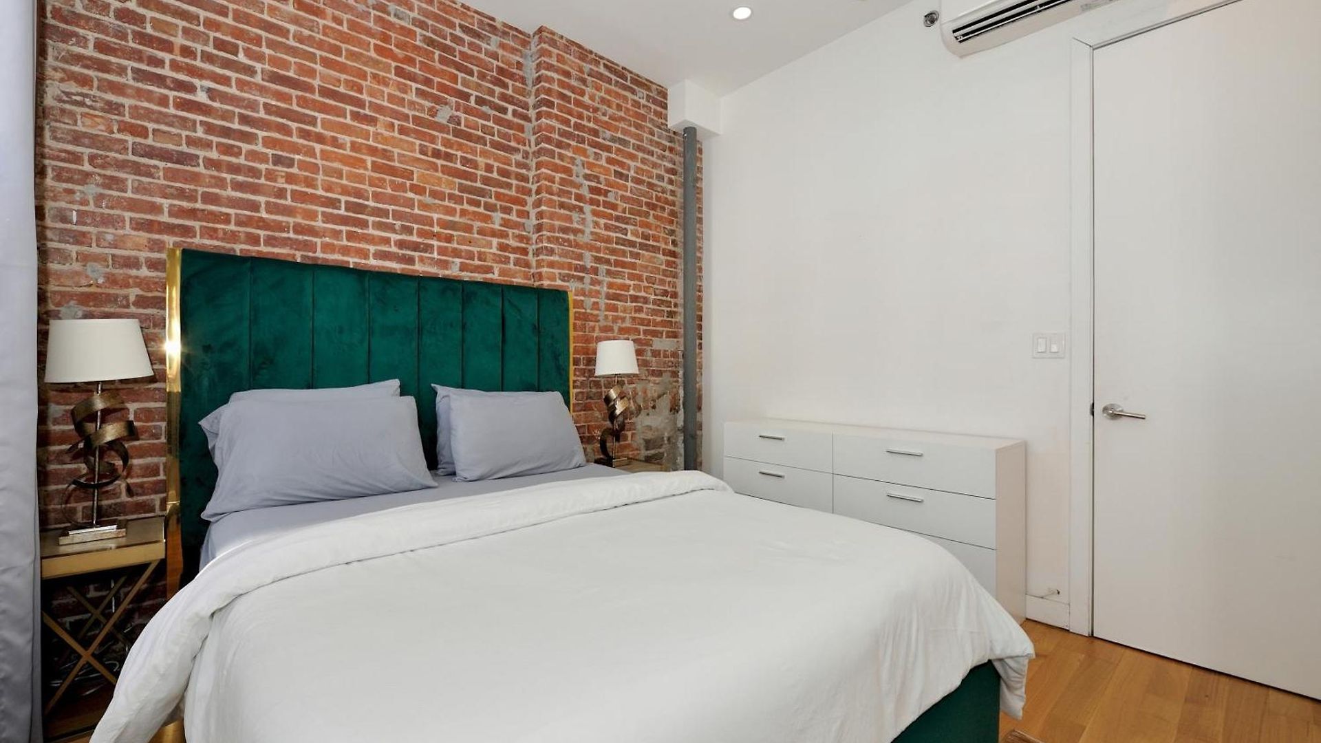 Time Square Vicinity- Luxury 2br 2ba Nyc