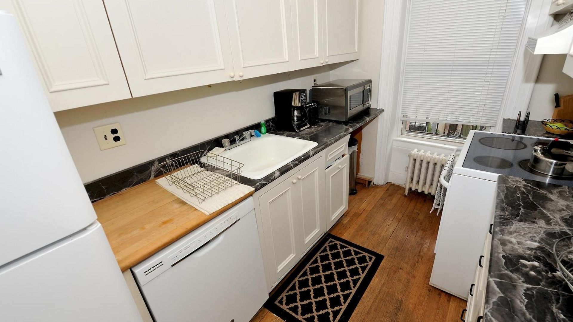 Apartment Comfy 3 Bedroom 1 Bath In Nyc *