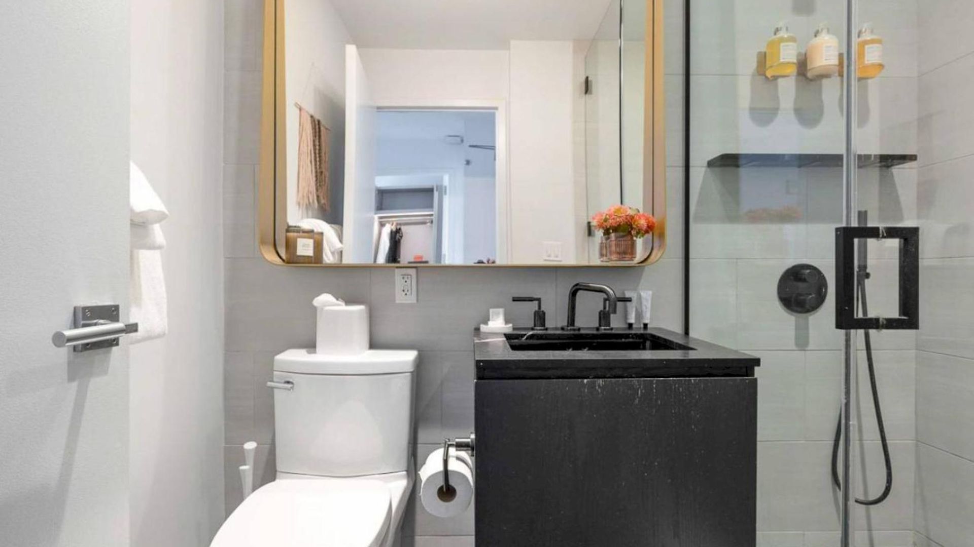 Alluring And Spacious 1 Bed 1 Bath Apartment New York