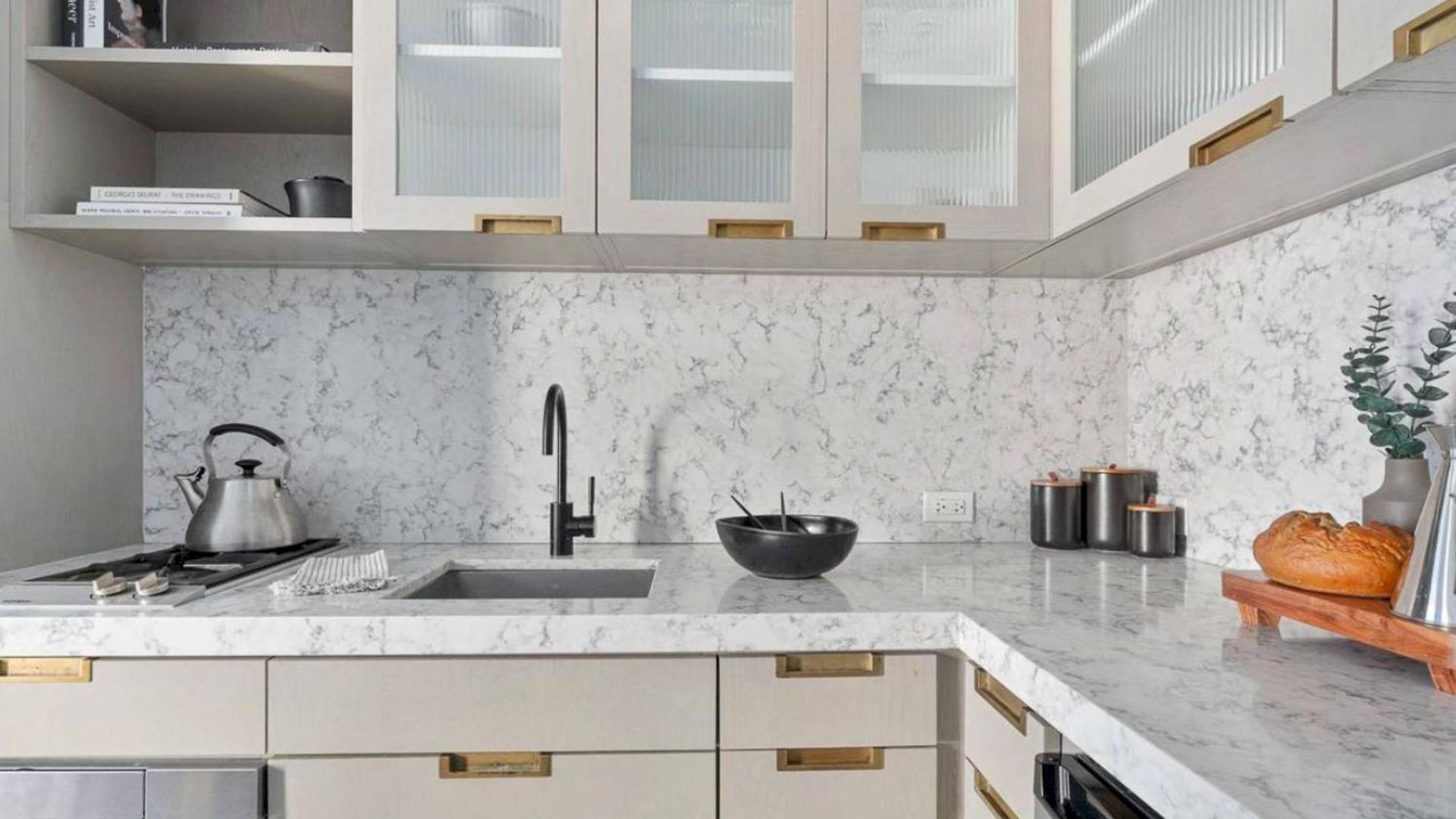 Alluring And Spacious 1 Bed 1 Bath