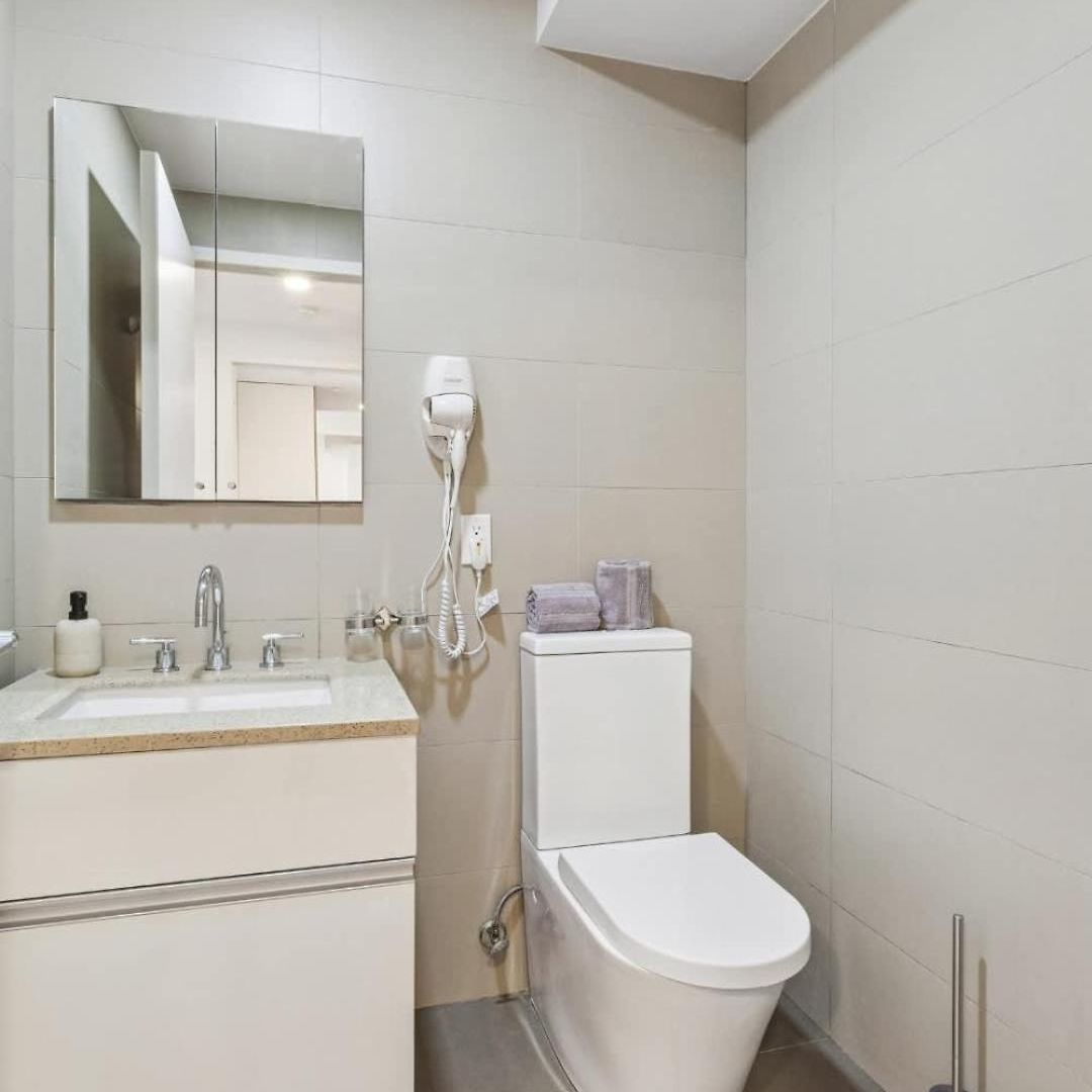 Stylish 2-bedroom Near Park - Laundry - Elevator Apartment
