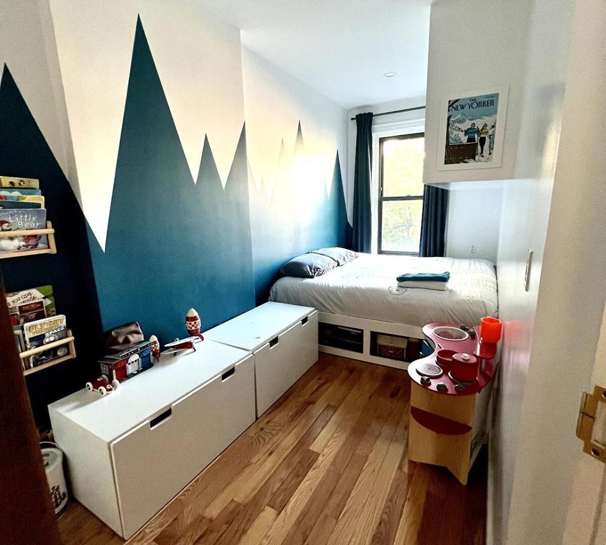 Elegant Historic Harlem Townhouse For Summer Apartment *