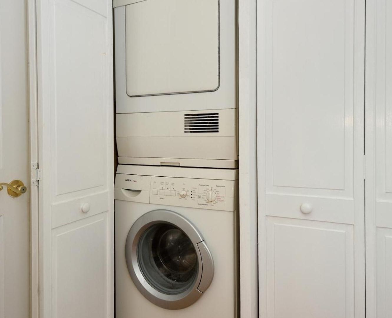 10th Avenue Urban Retreat- 3br Nyc Apartment