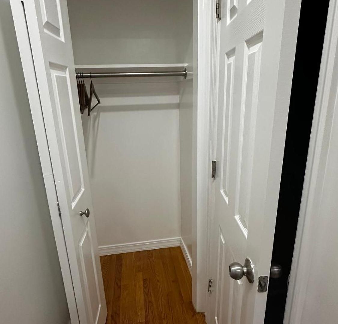 Cozy 2-person Near Jfk Airport & Shopping Area Apartment