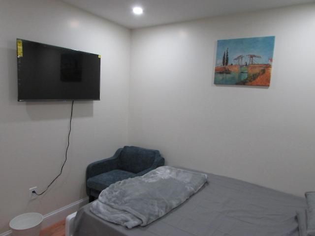 Cozy In Ozone Park New York