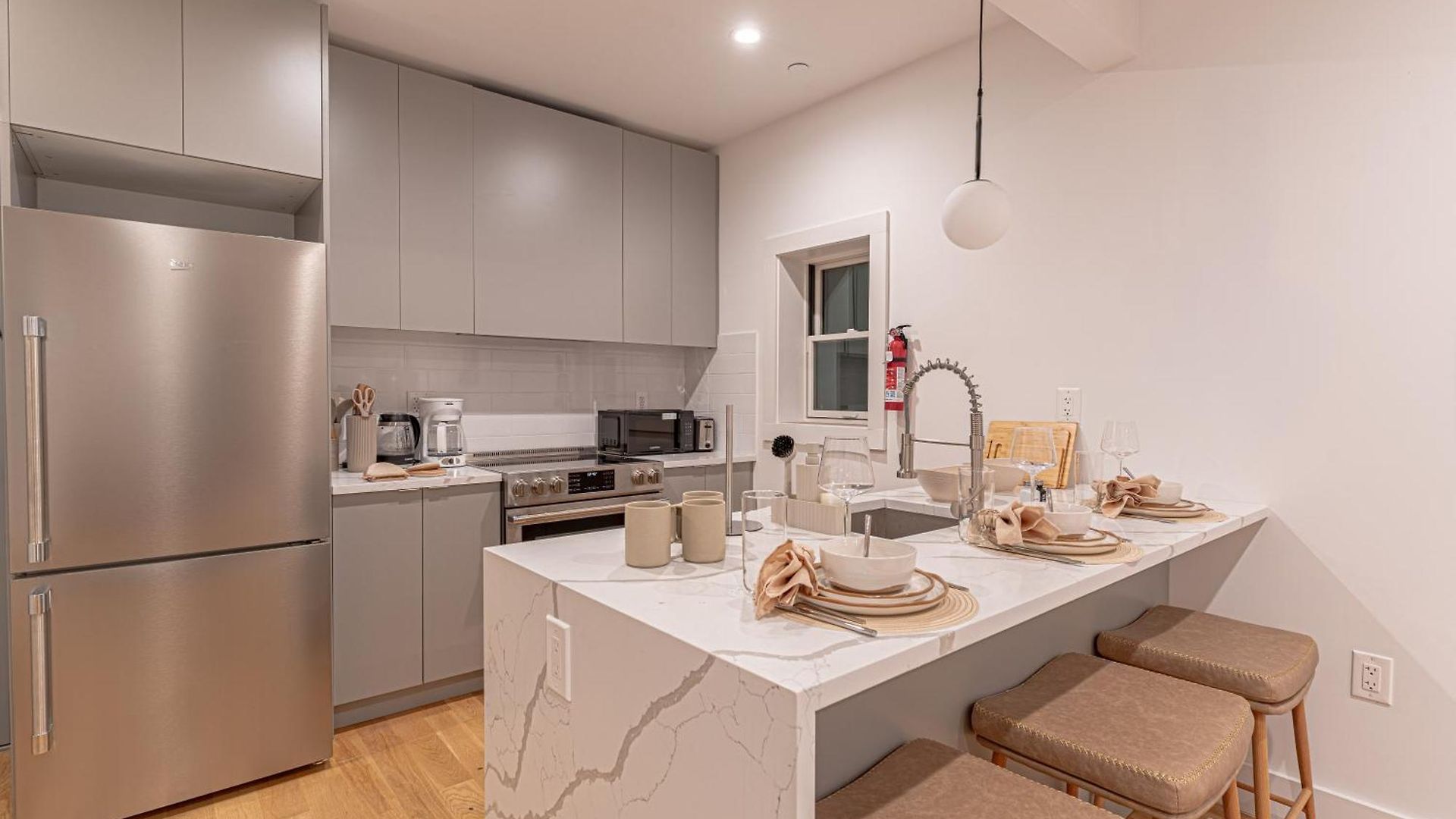 Chic In Brooklyn W Washer & Dryer *