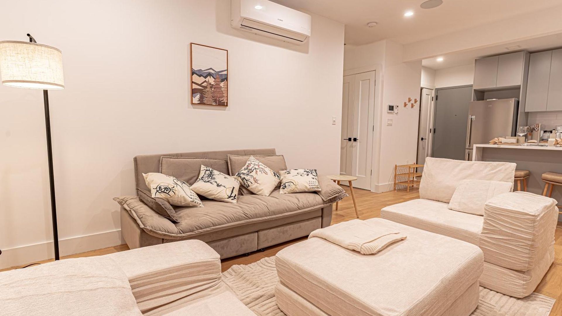 Chic In Brooklyn W Washer & Dryer Apartment