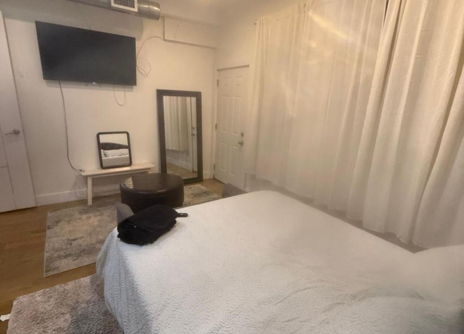 Starcrown Apartment
