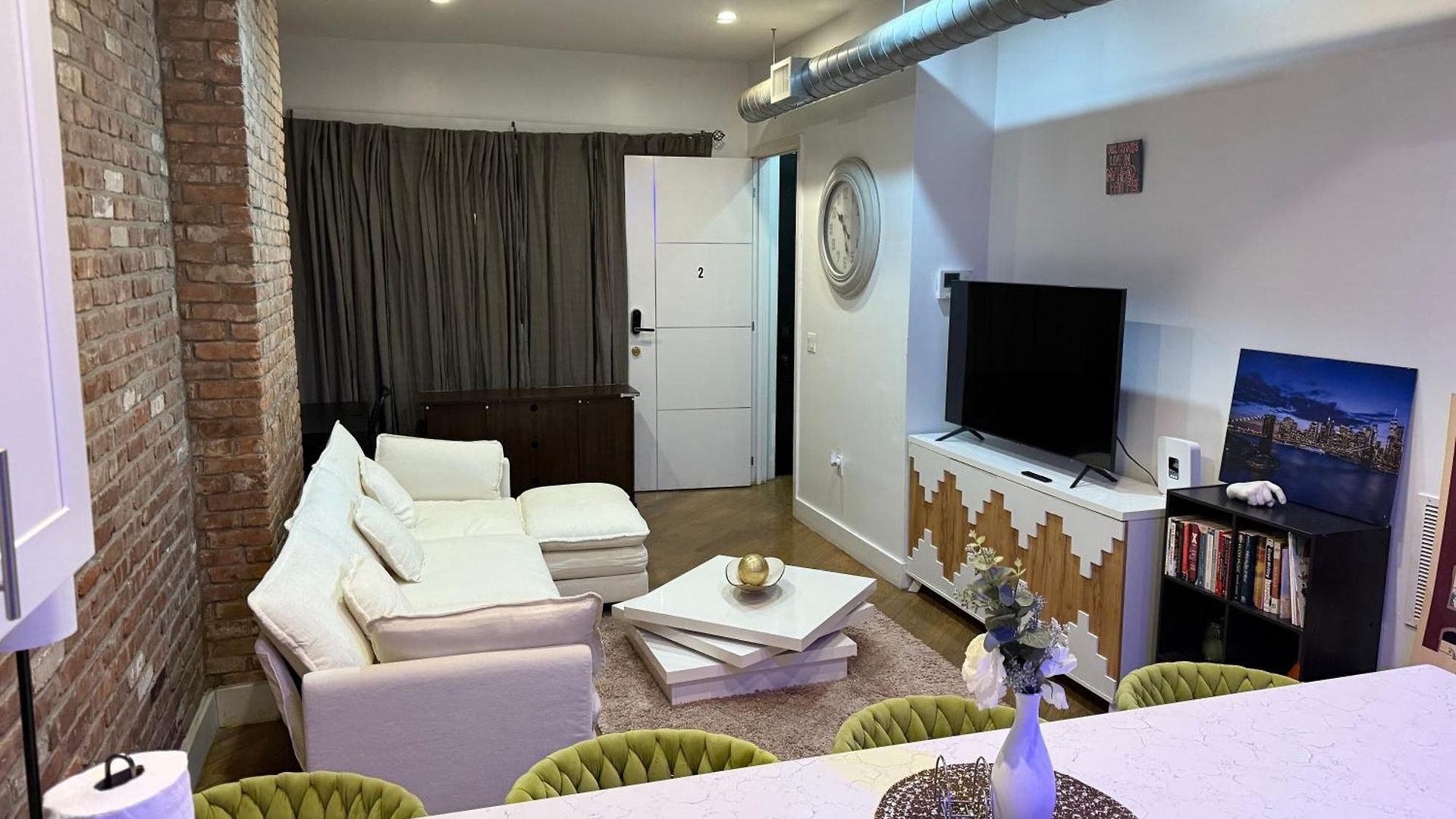 Starcrown Apartment