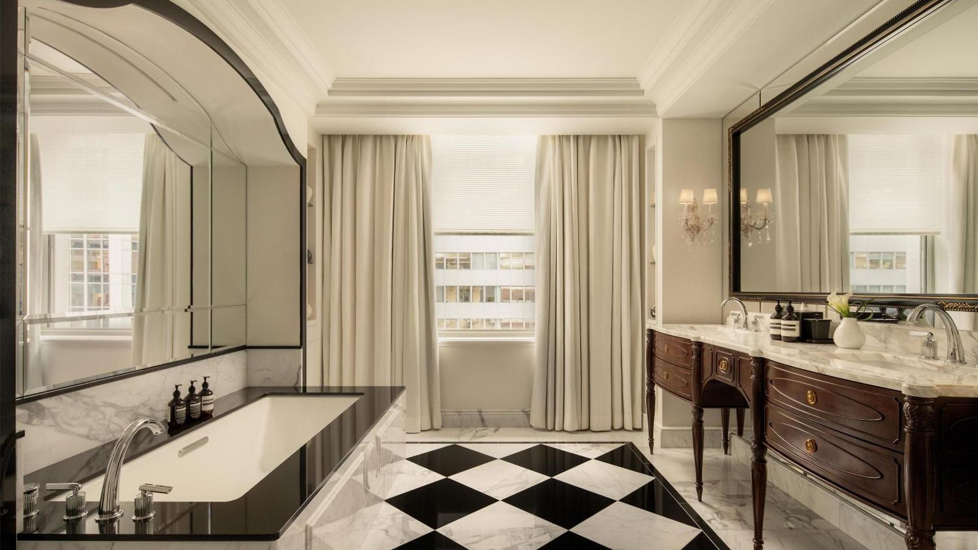 Waldorf Astoria 5*