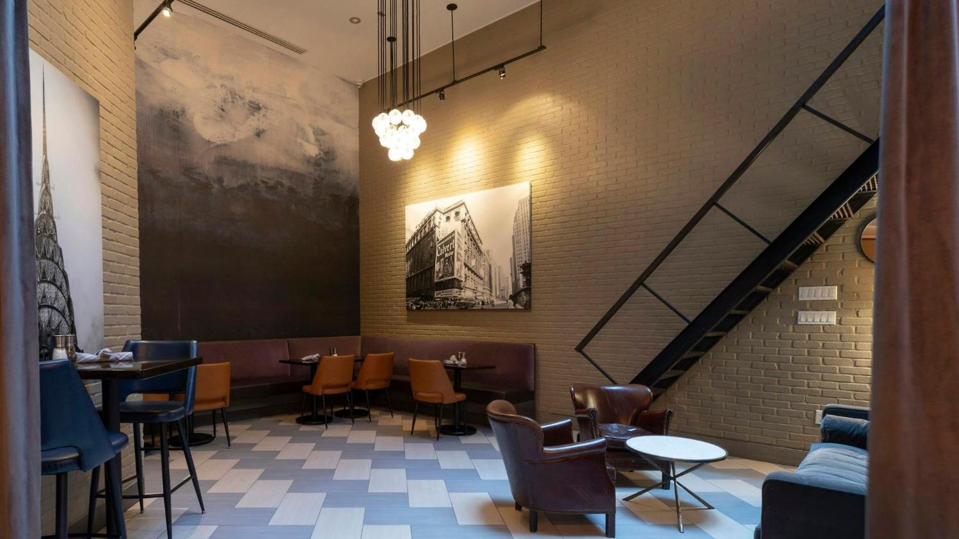Archer Hotel