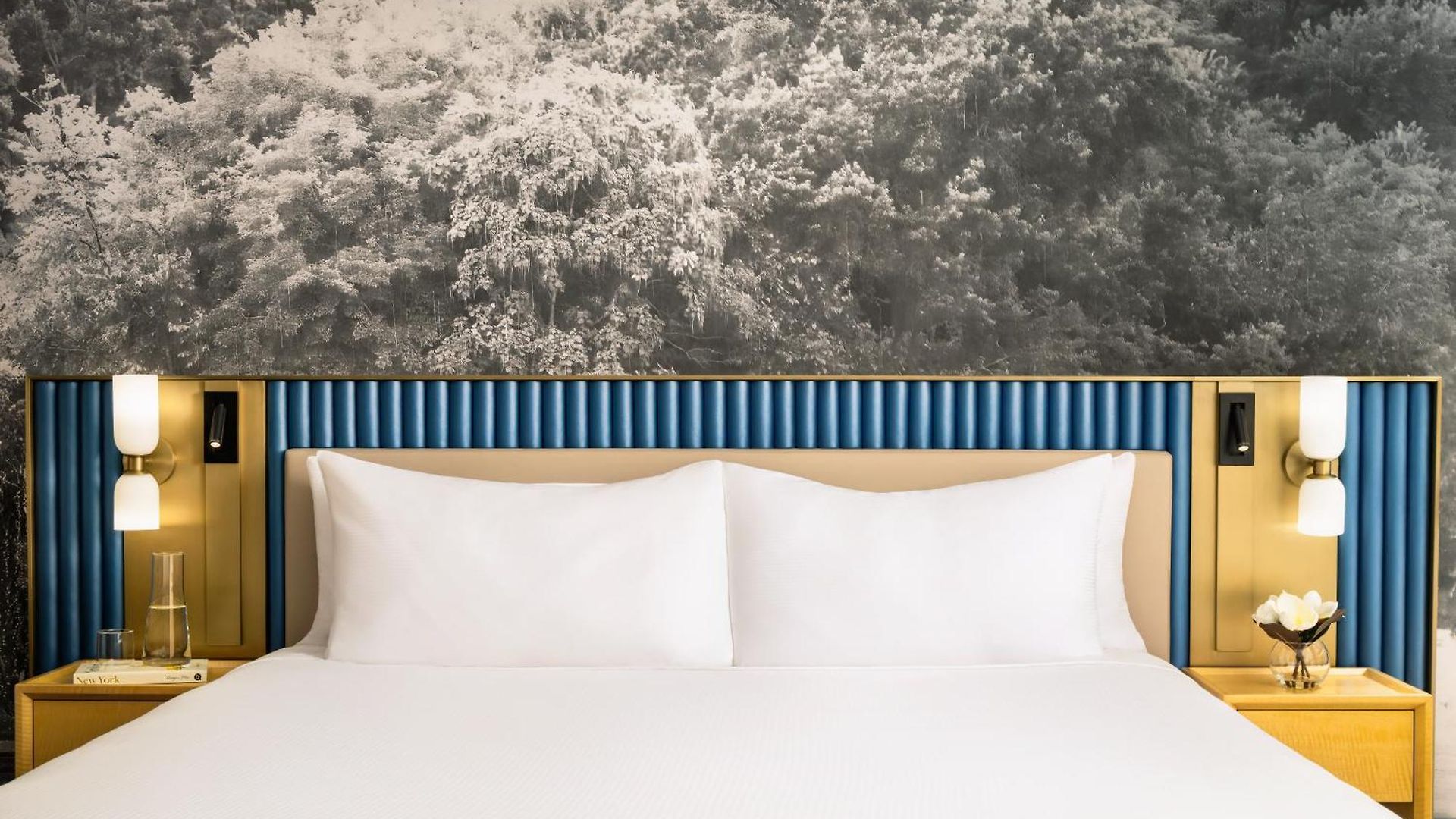 Millennium Premier Times Square Hotel 4*