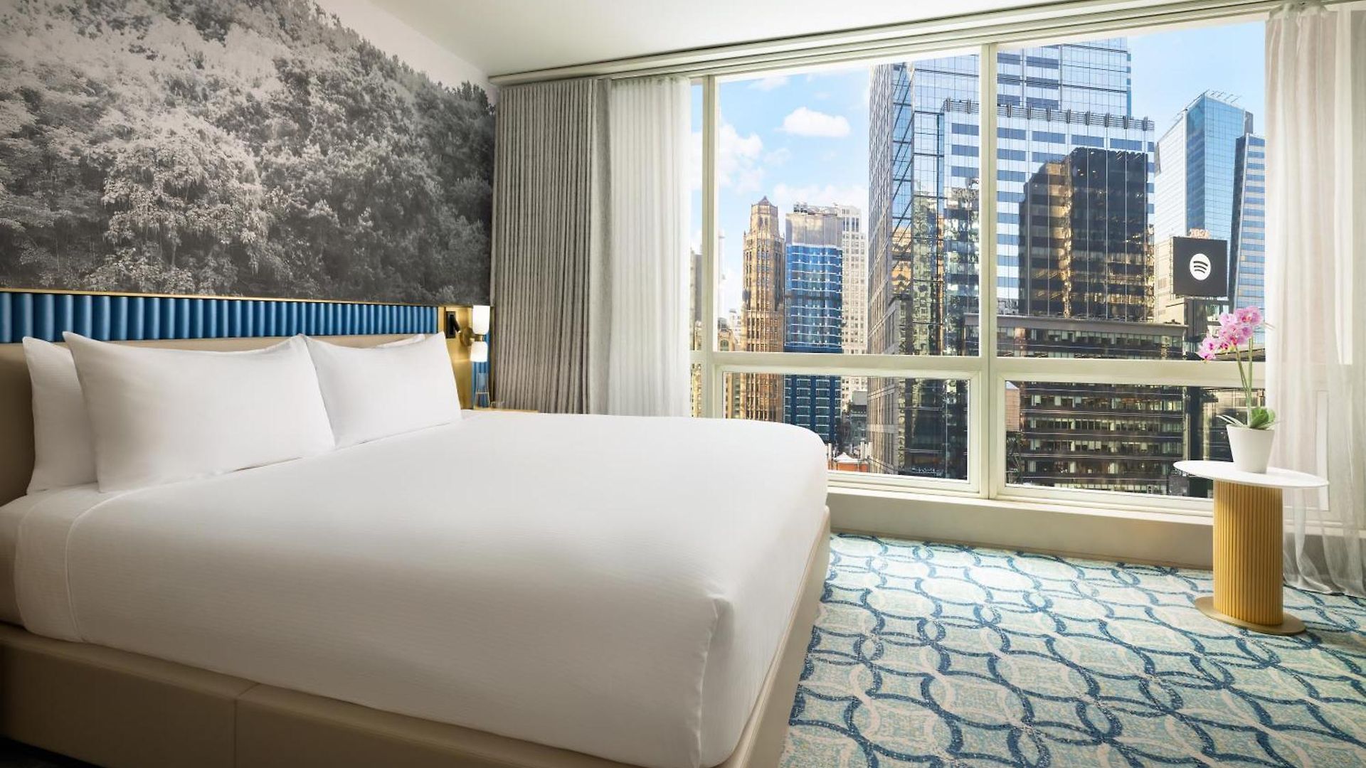 Millennium Premier Times Square Hotel 4*