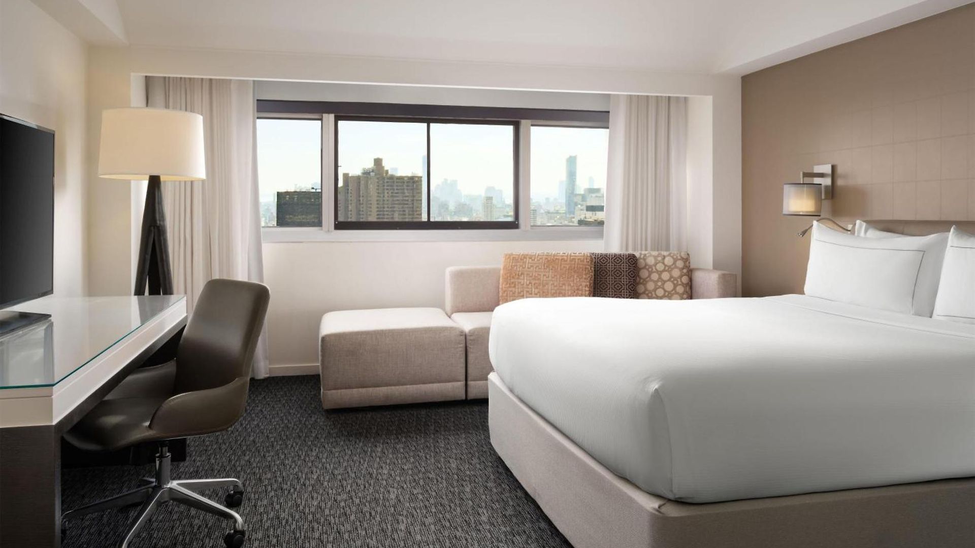 Millennium Hilton One Un Plaza Hotel 4*
