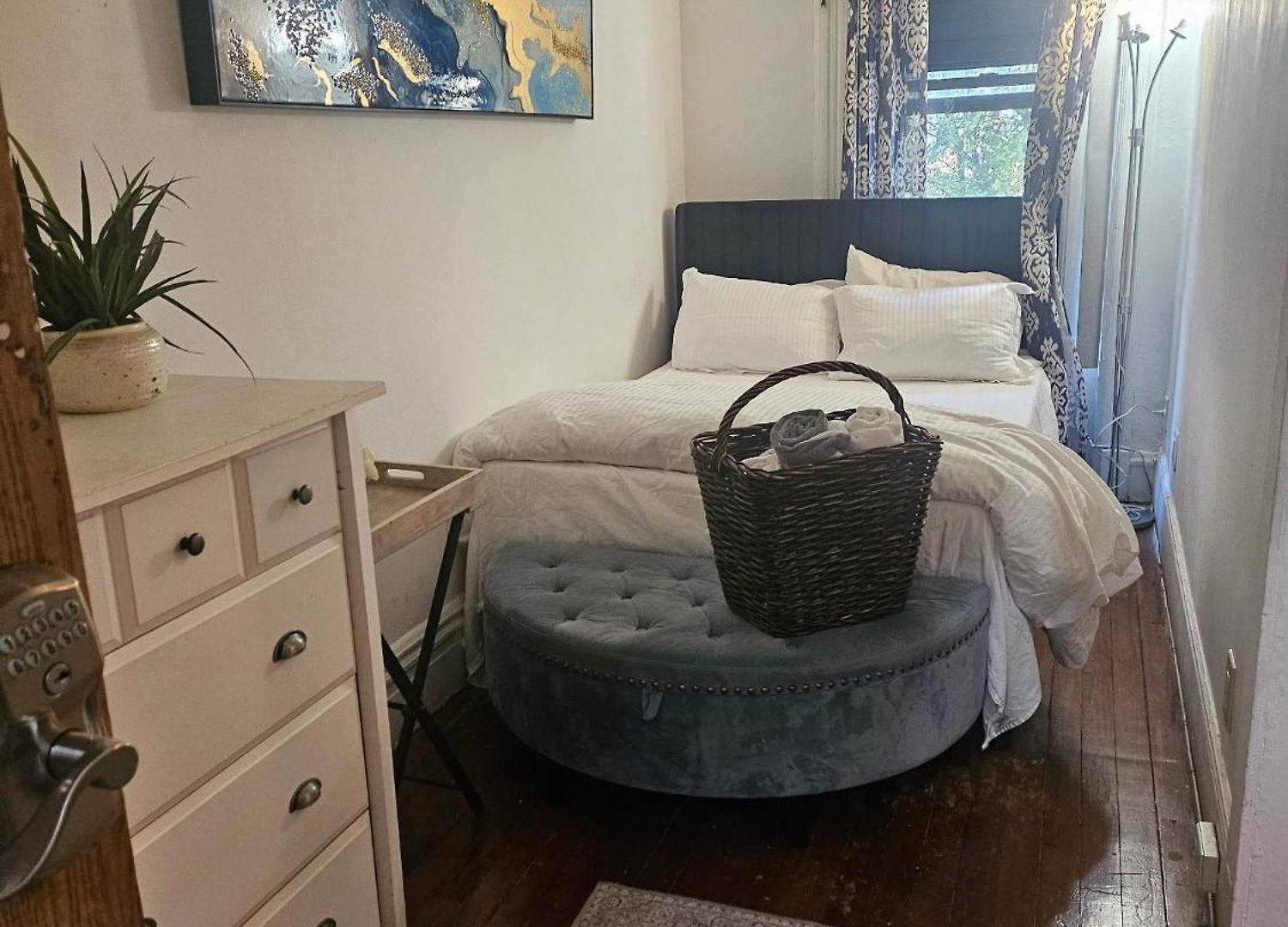 Apartment Harlem Brownstone
