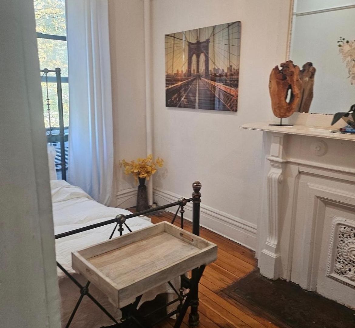 Harlem Brownstone Apartment New York