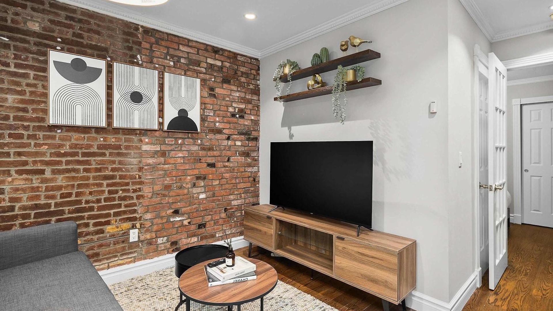 Trendy East Village Escape Apartment New York