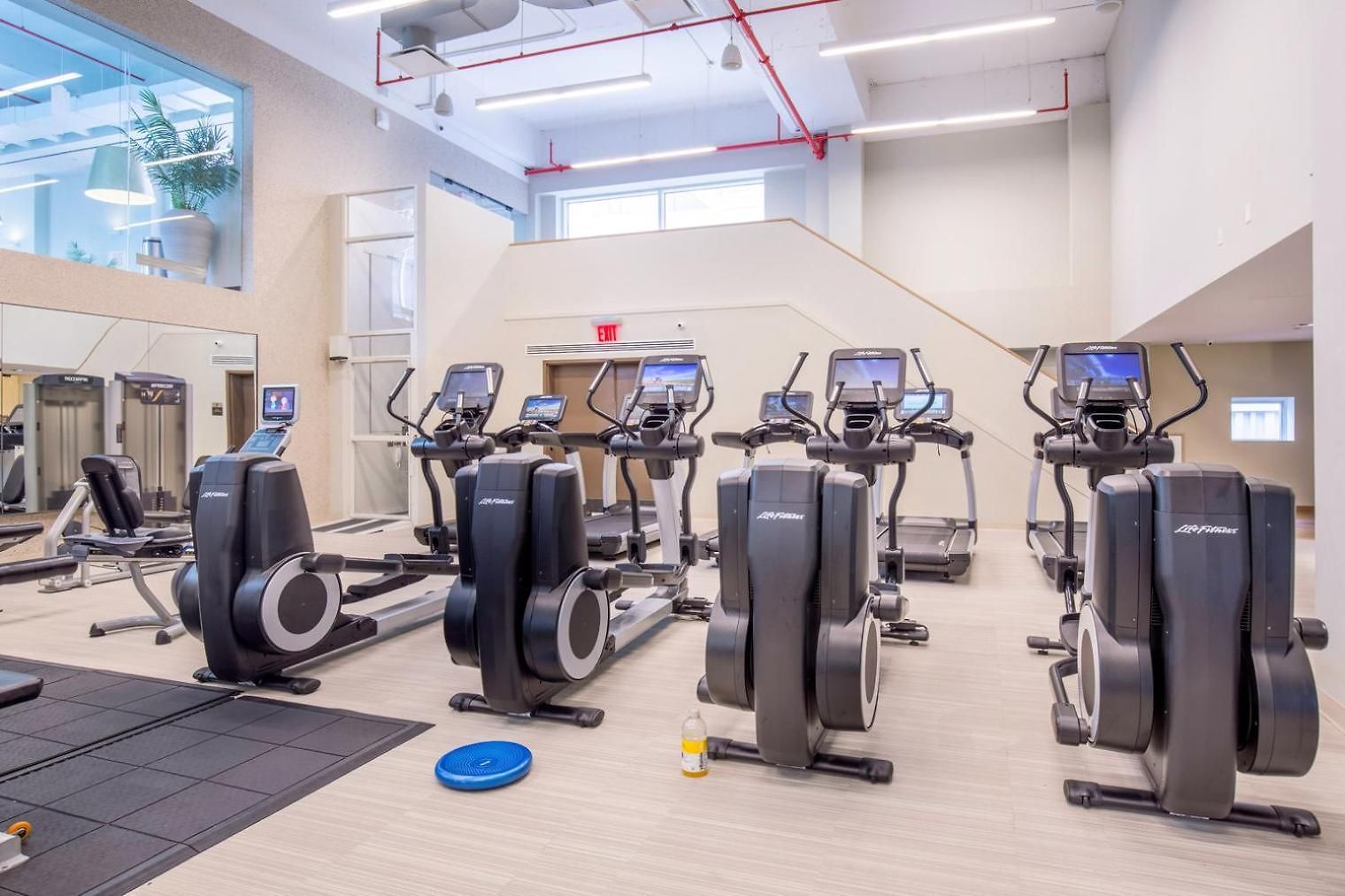 Apartment Hells Kitchen 1br W Gym Doorman Lounge Nyc-249 *