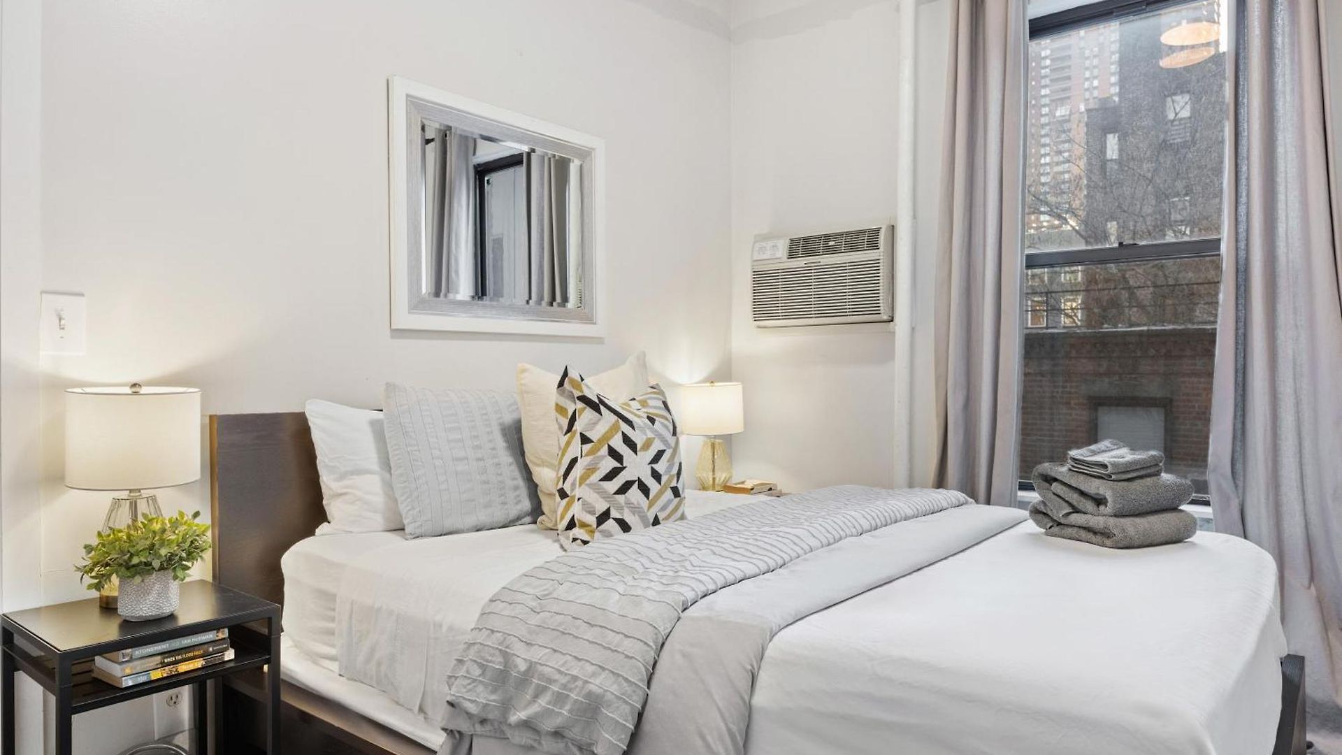 Apartment Lovely 2bed And 2bath With Unbeatable Location New York
