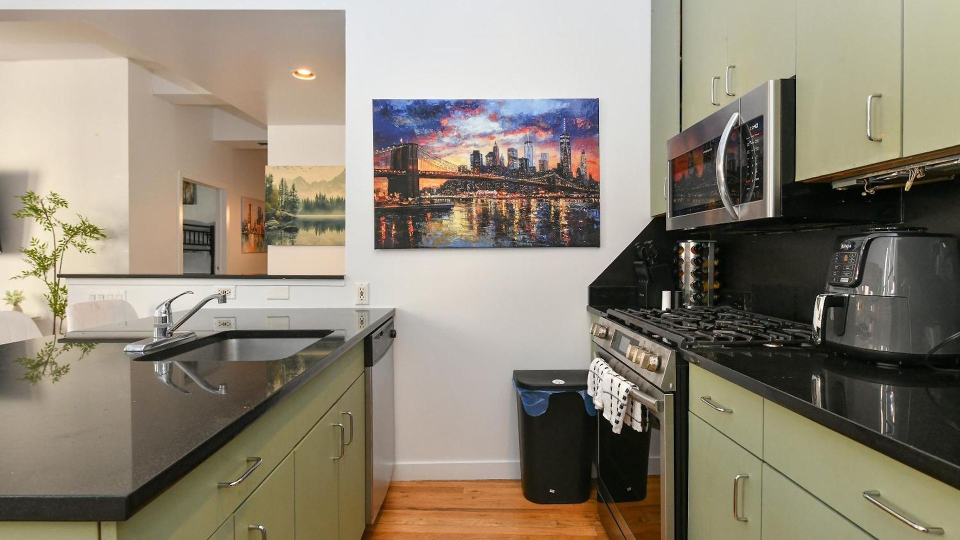 Luxury 3 Bedroom Retreat In Downtown Manhattan New York