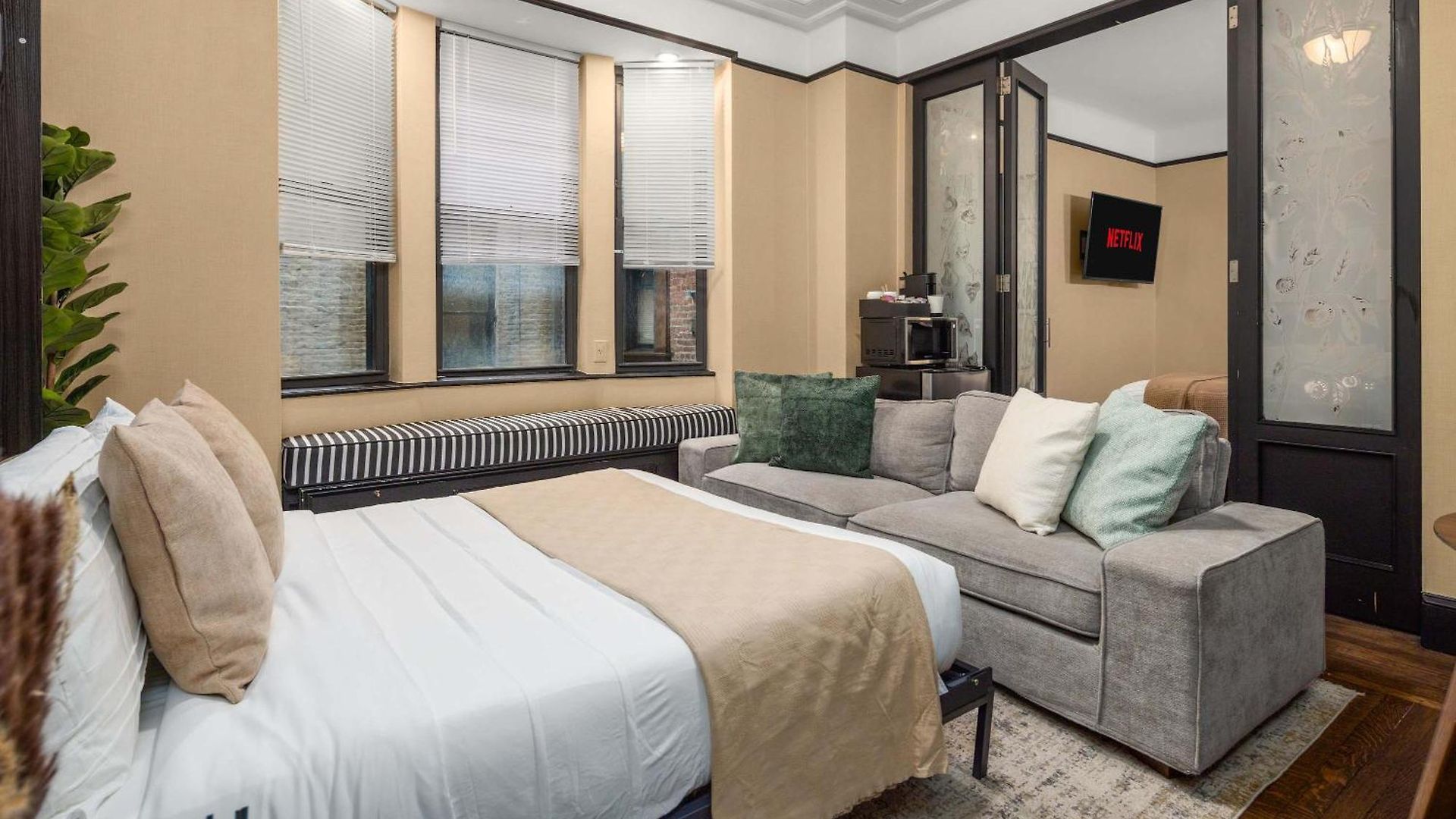 Apartment Stunning In The Heart Of Gym New York