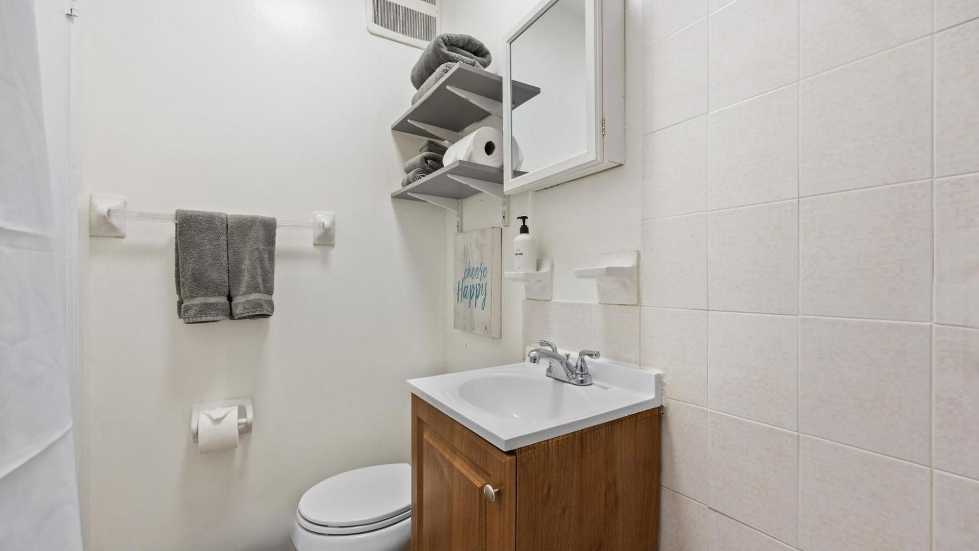 Lovely 2bed And 2bath With Unbeatable Location Apartment *