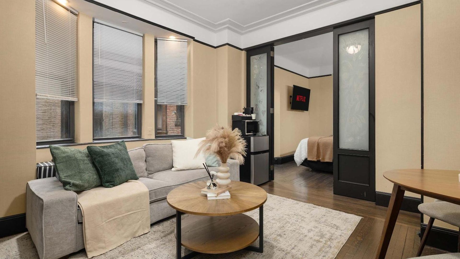 Apartment Stunning In The Heart Of Gym *