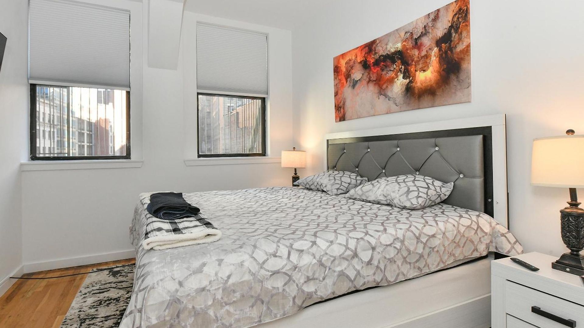 Luxury 3 Bedroom Retreat In Downtown Manhattan Apartment