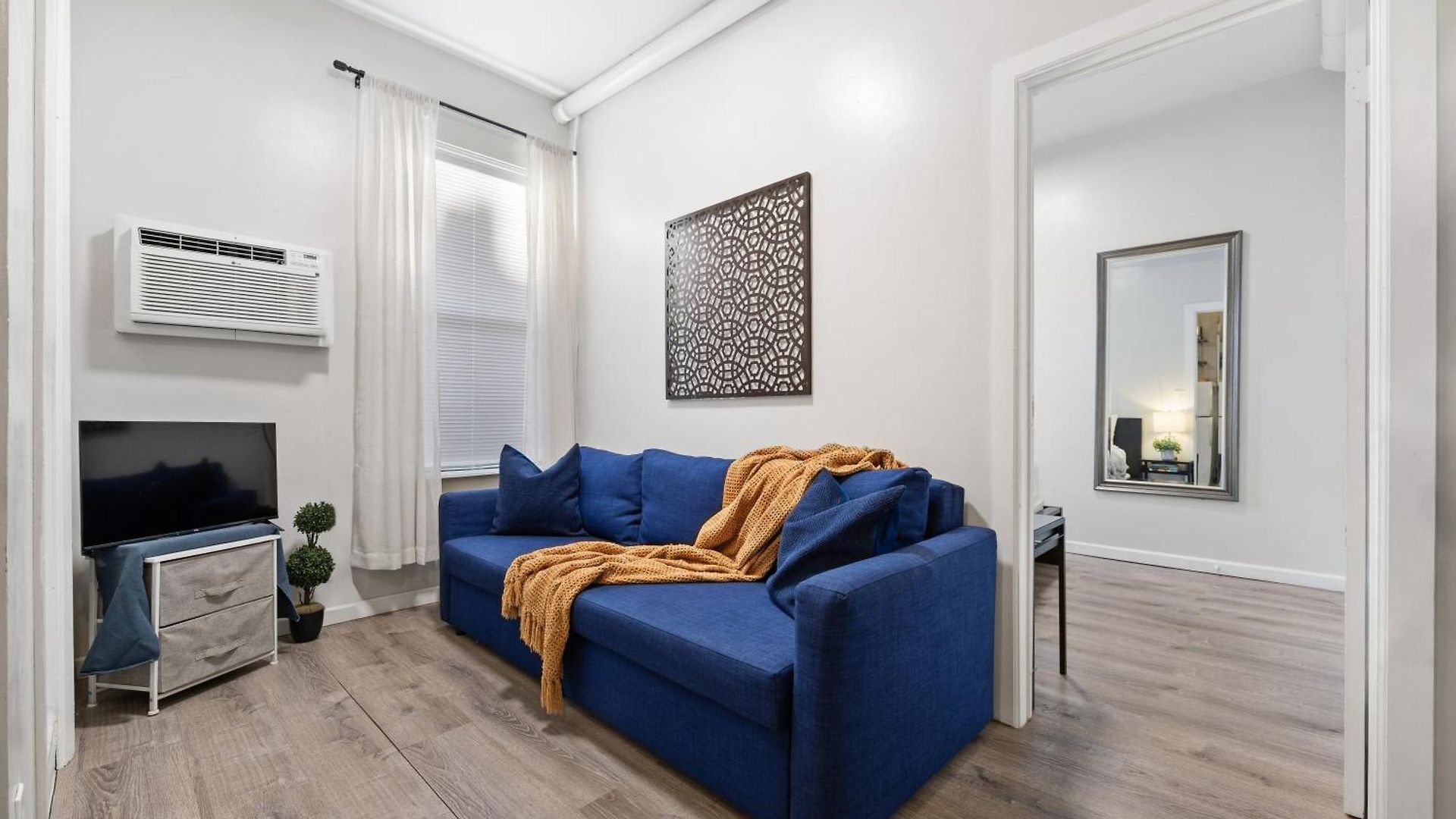 Apartment Lovely 2bed And 2bath With Unbeatable Location
