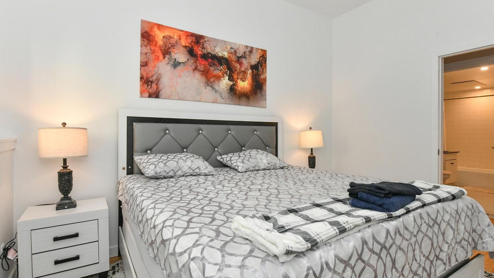 Luxury 3 Bedroom Retreat In Downtown Manhattan Apartment