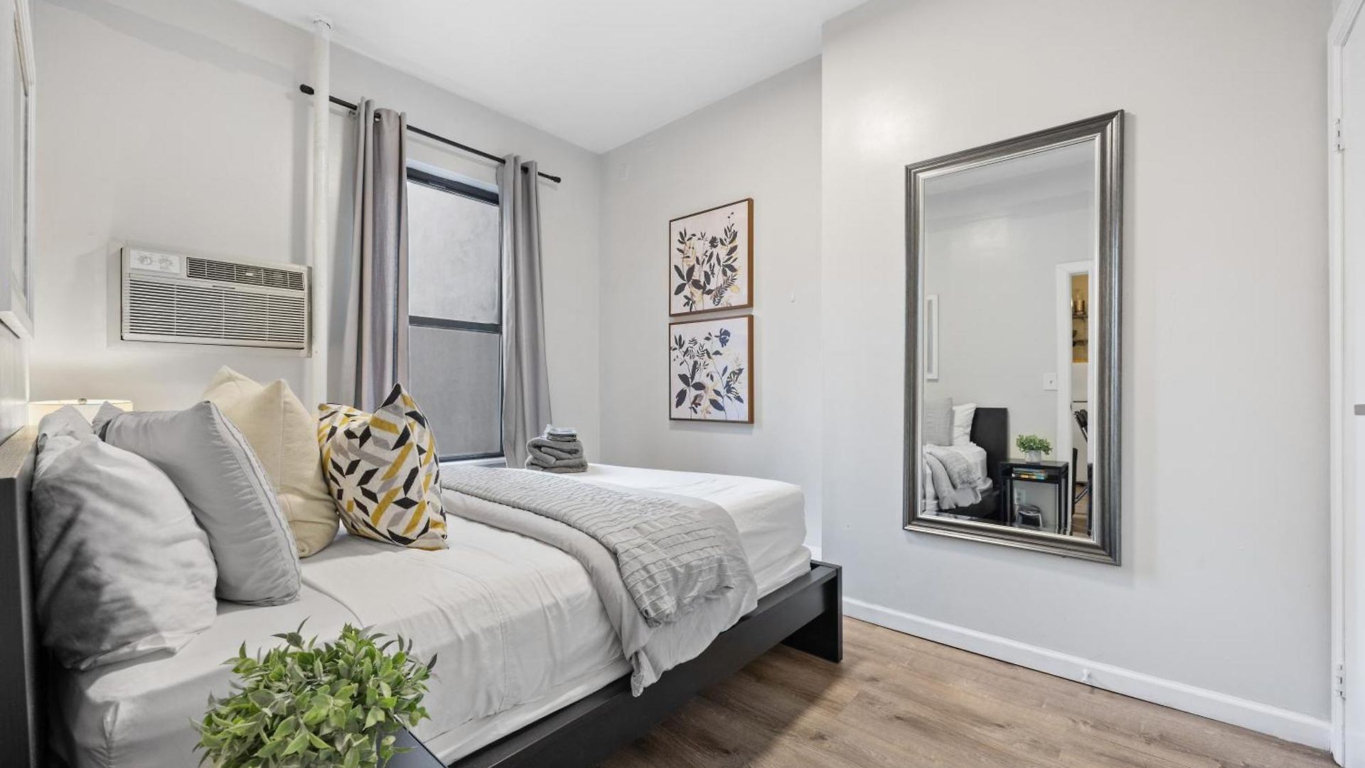 Apartment Lovely 2bed And 2bath With Unbeatable Location *