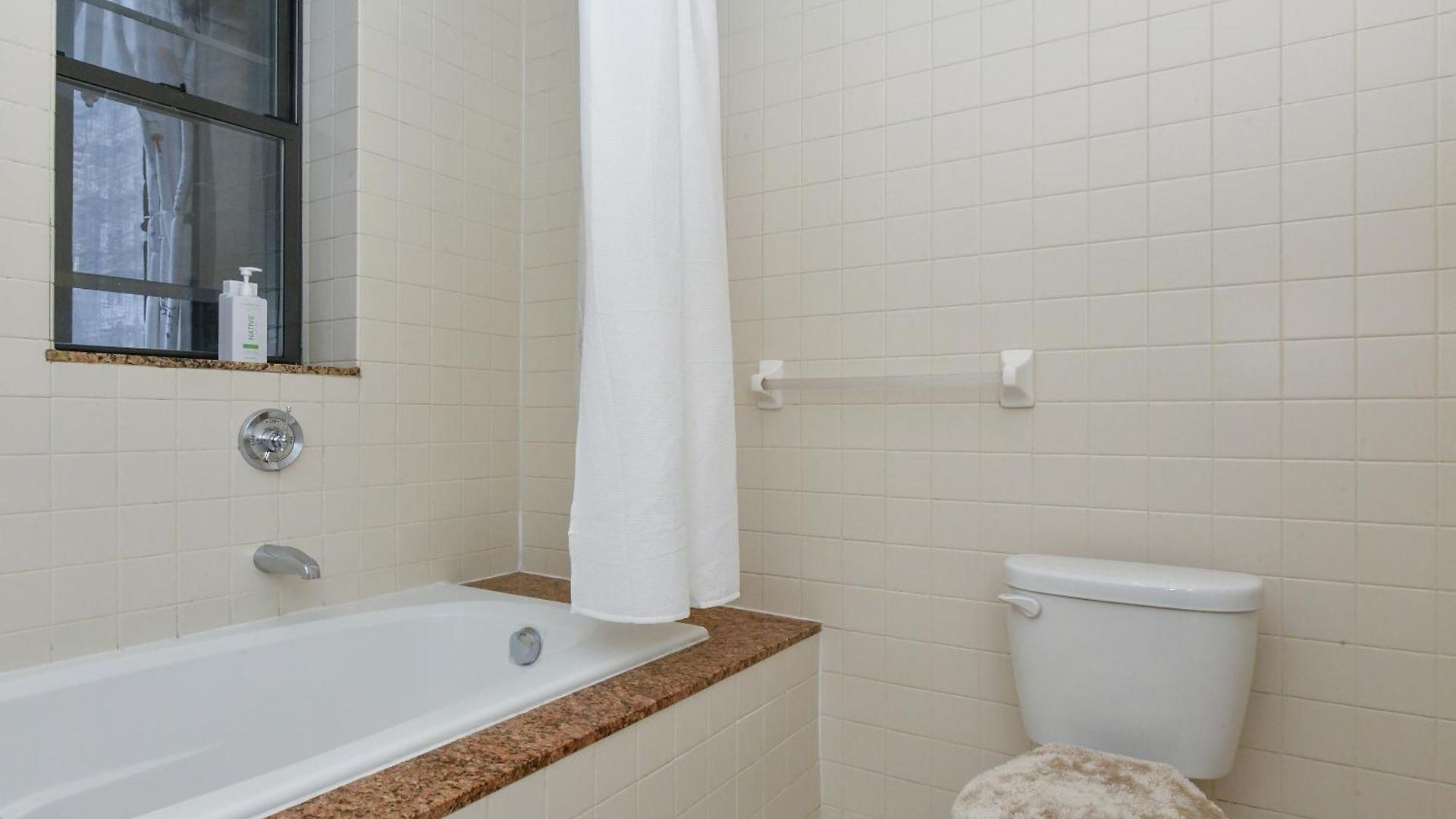 Luxury 3 Bedroom Retreat In Downtown Manhattan Apartment