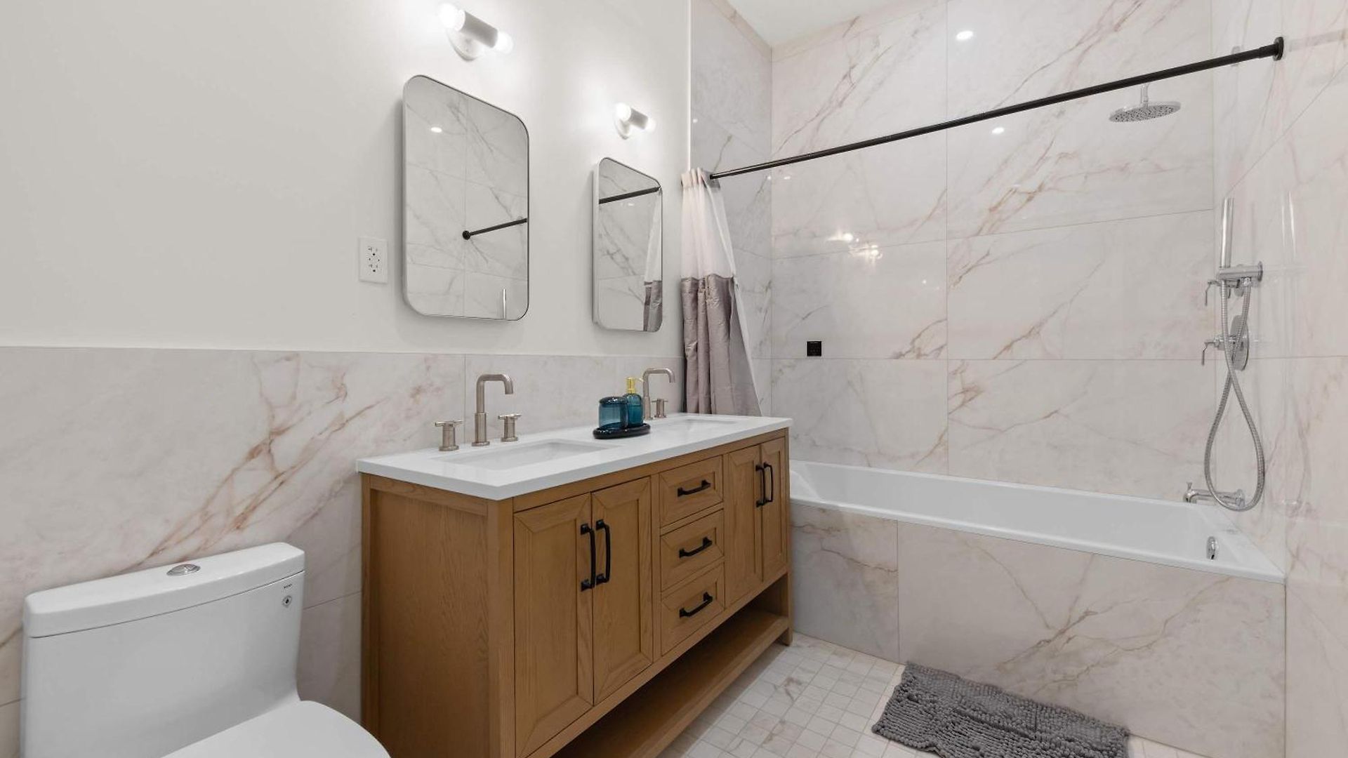 Holiday home 10-1 Stylish Townhouse Oasis In Greenpoint New York