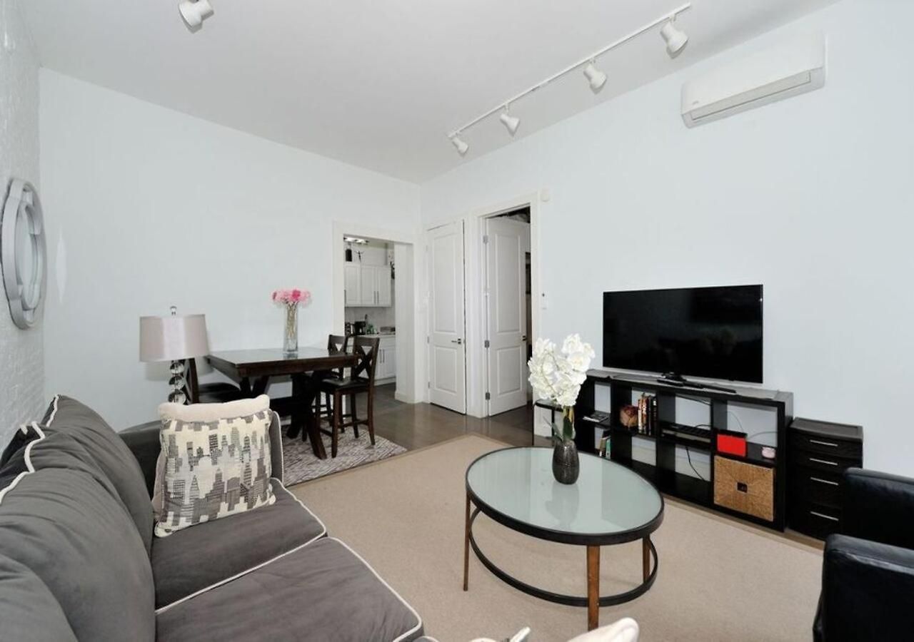 1br Gem! Close To Park!, June To Aug 90 Days Required Apartment