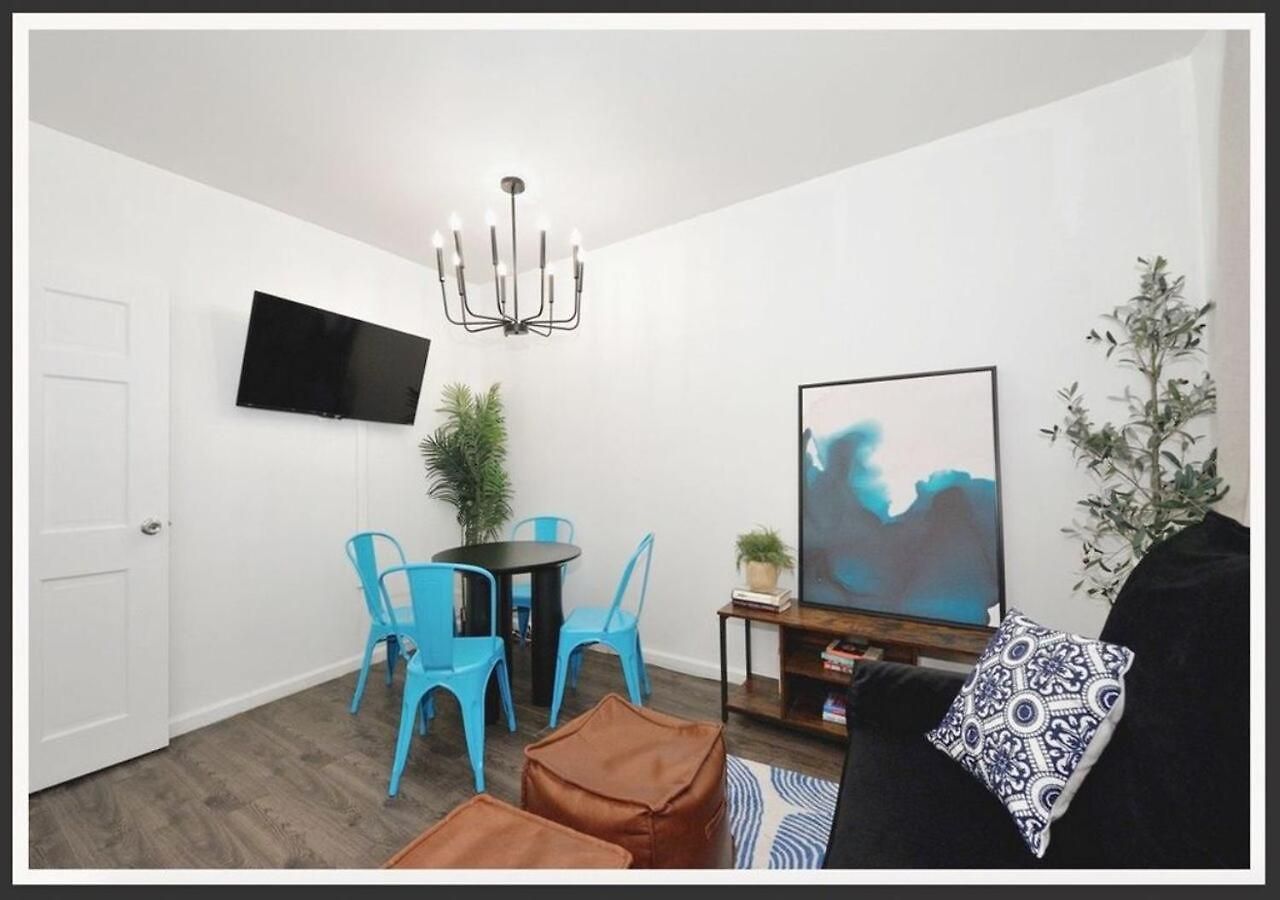 Four Bedroom Prime Furnished Rental, June To Aug 90 Days Required Apartment *