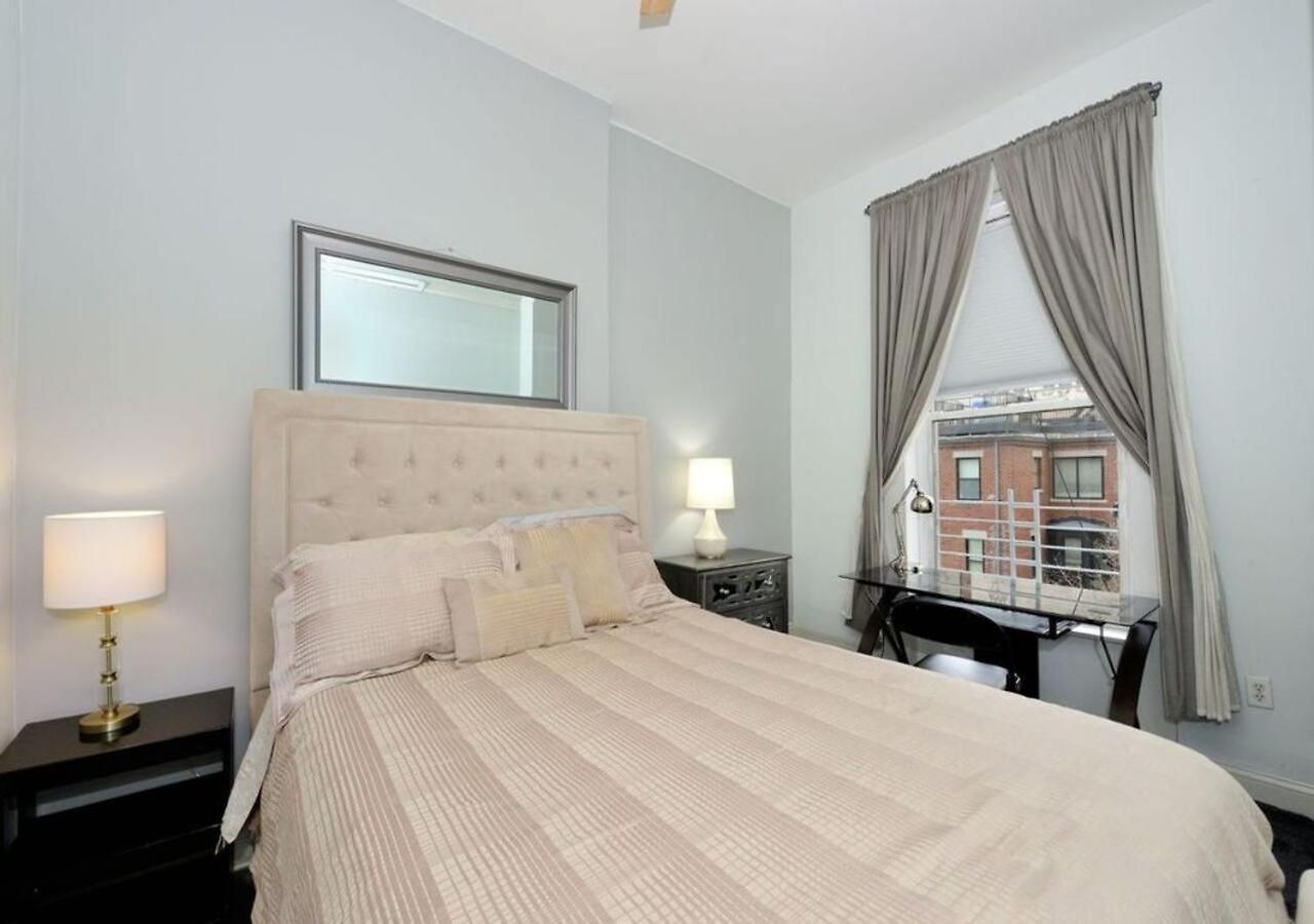 1br Gem! Close To Park!, June To Aug 90 Days Required Apartment *