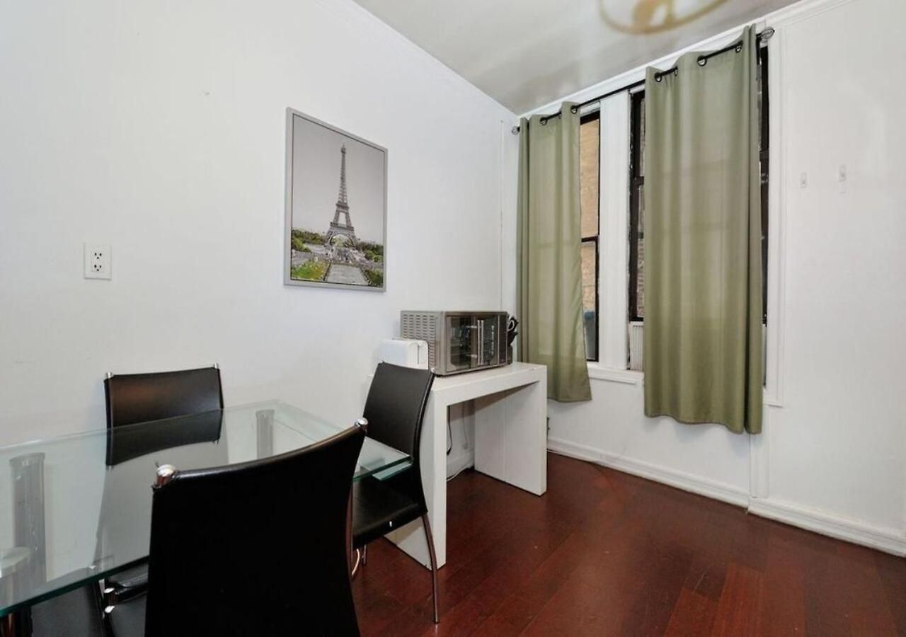 Furnished 2 Bedroom Midtown West Nyc, June To Aug 90 Days Required * New York