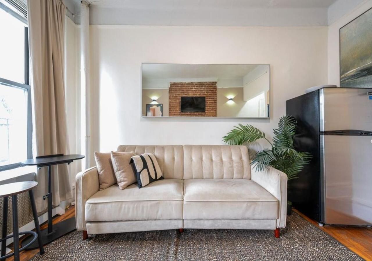 Apartment Upper West Side Furnished 1 Bedroom Apartment, June To Aug 90 Days Required *