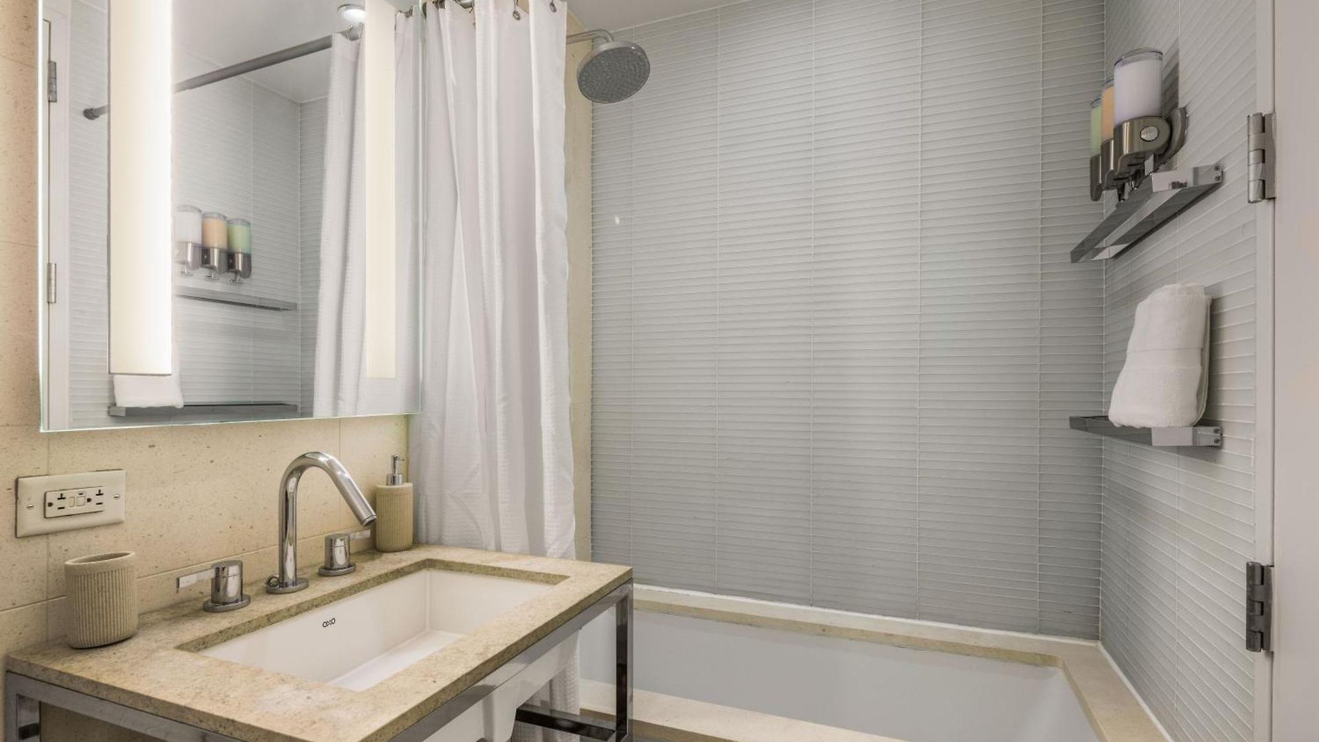 Chic Nyc Retreat Beside Broadway & Iconic Sights * New York