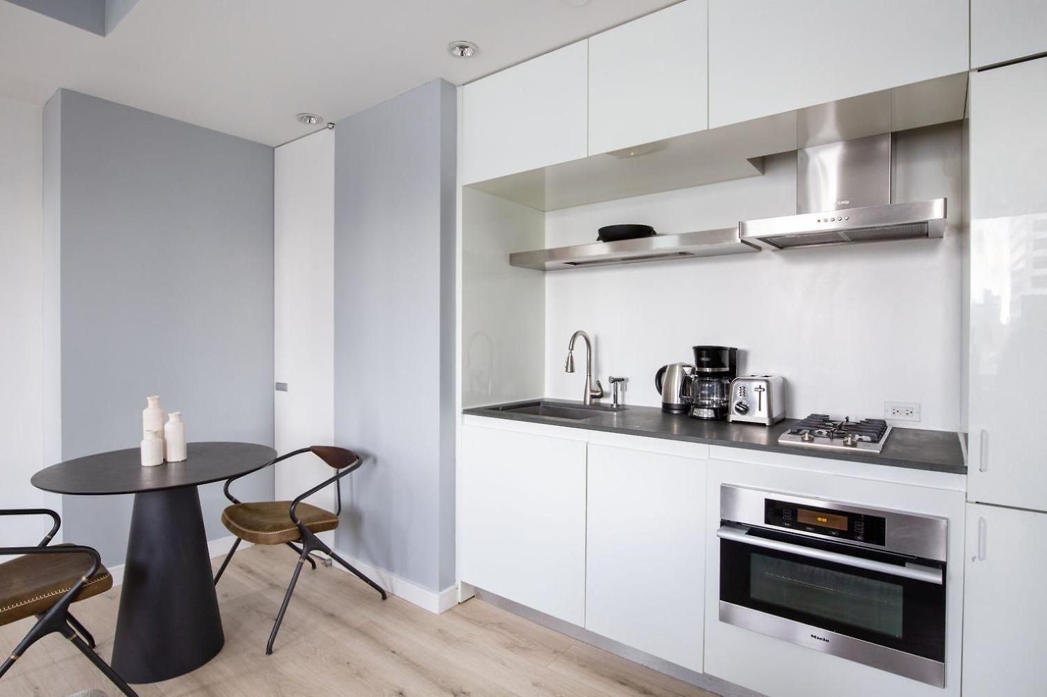 Midtown 1br W Doorman Gym Wd Nr Rock Center Nyc-1131 New York