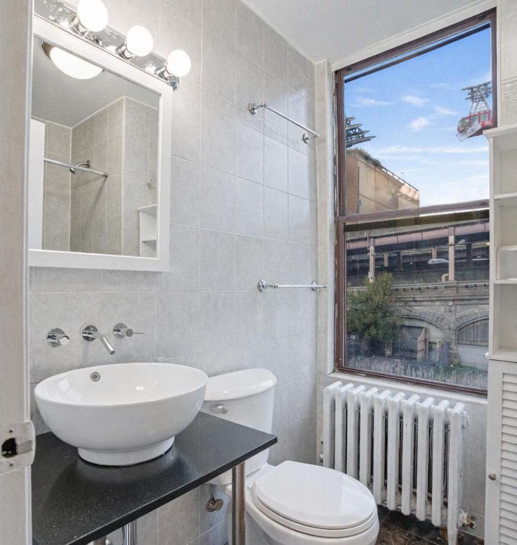 Warm And Welcoming 2br In Upper East Side Apartment New York