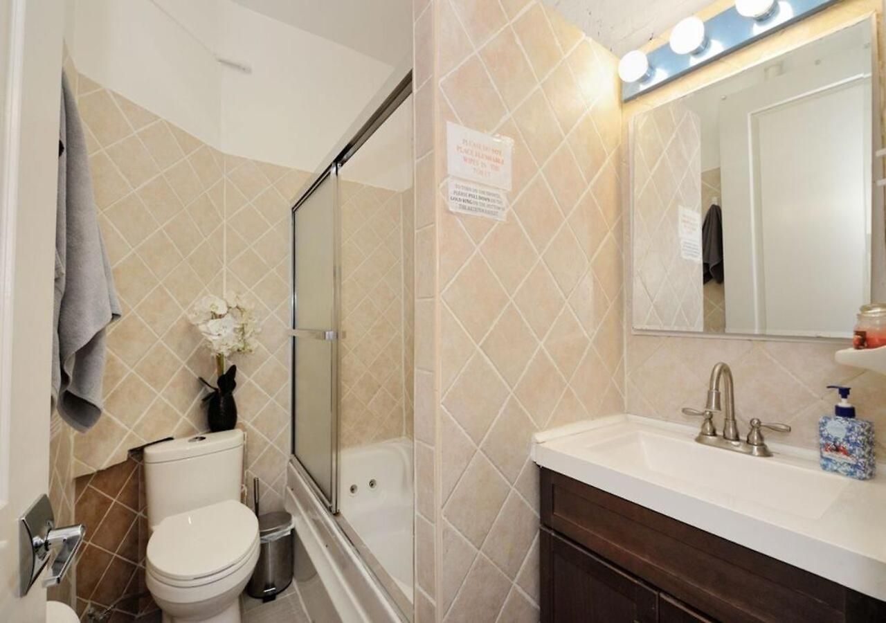 1br Gem! Close To Park!, June To Aug 90 Days Required Apartment *