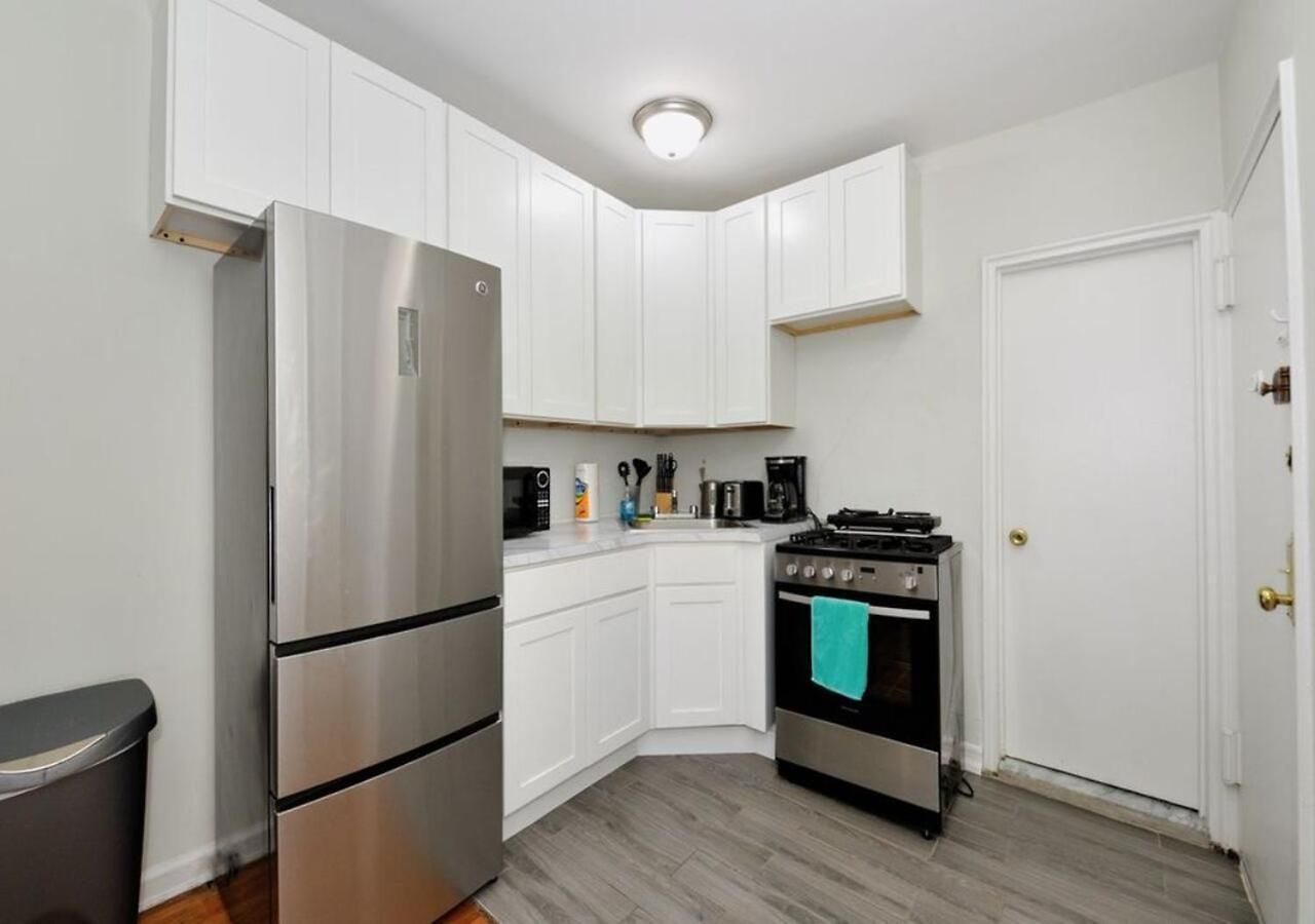 Apartment Charming Ues Studio, Walk To Subway & Park, June To Aug 90 Days Required *