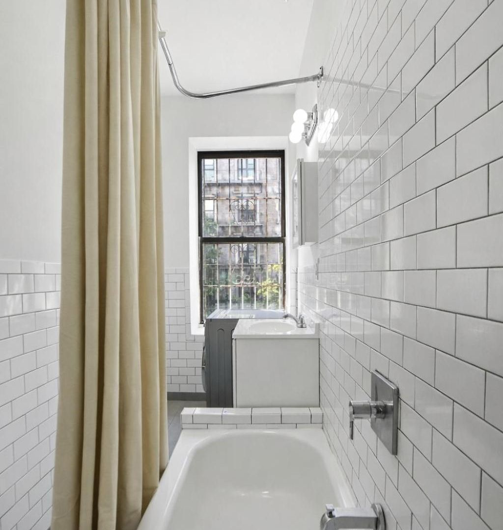 2 Bd Tranquil Unit Close To Park * New York