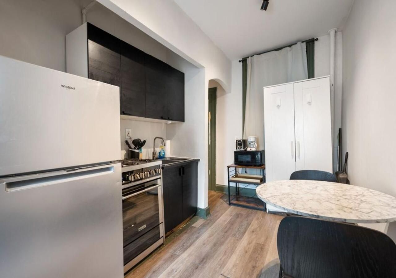 Prime Murray Hill 2 Bedroom Gem, June To Aug 90 Days Required *