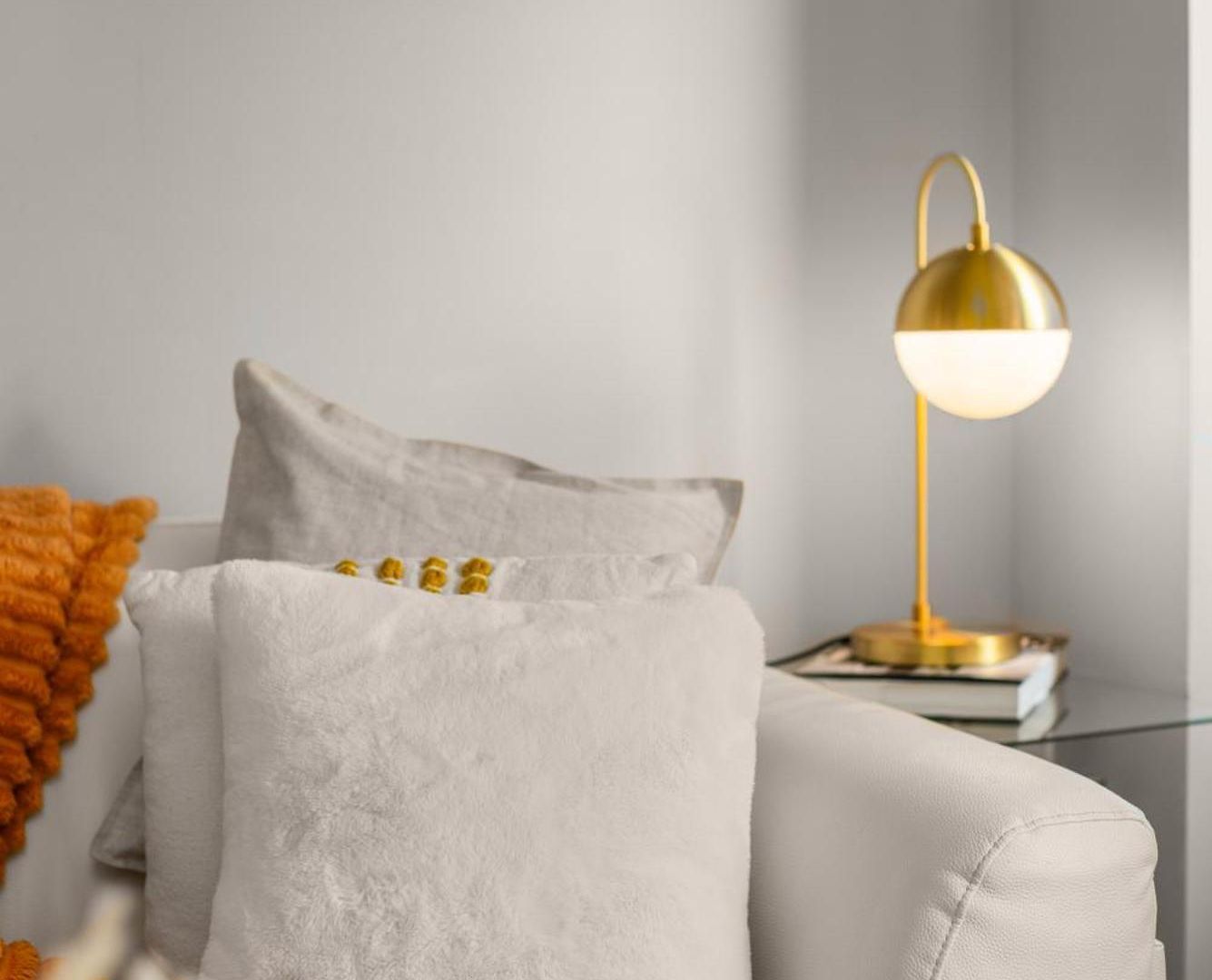 Chic Nyc Retreat Beside Broadway & Iconic Sights Apartment